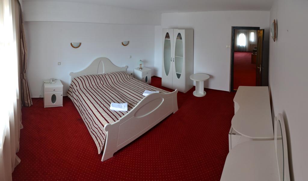 Hotel Marion Padurea Rotunda*** Szászrégen Szoba fotó