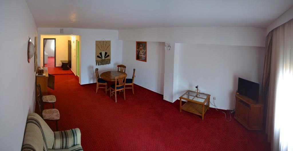 Hotel Marion Padurea Rotunda*** Szászrégen Szoba fotó